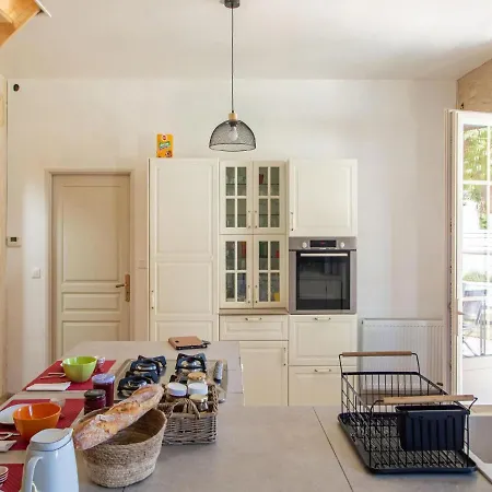 Spacious With Private Pool *